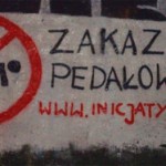 Graffiti „Zakaz Pedałowania” w Toruniu