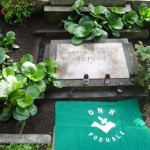 Toruńscy działacze ONR Podhale pielęgnują i sprzątają grób żołnierza NSZ