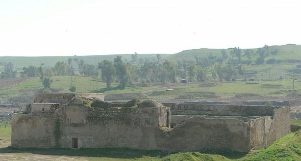 Klasztor im. Świętego Eliasza położony na południe od Mosulu, najstarszy chrześcijański zabytek w Iraku, datowany na VI wiek n.e. Fot. Wikimedia