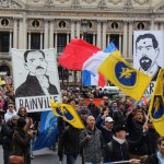 „Bóg i Francja” – nacjonaliści i tradycjonaliści maszerowali w Paryżu