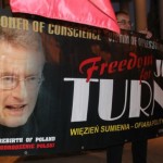 Warszawa: Uwolnić więźnia sumienia – „głównego faszystę” Wielkiej Brytanii!